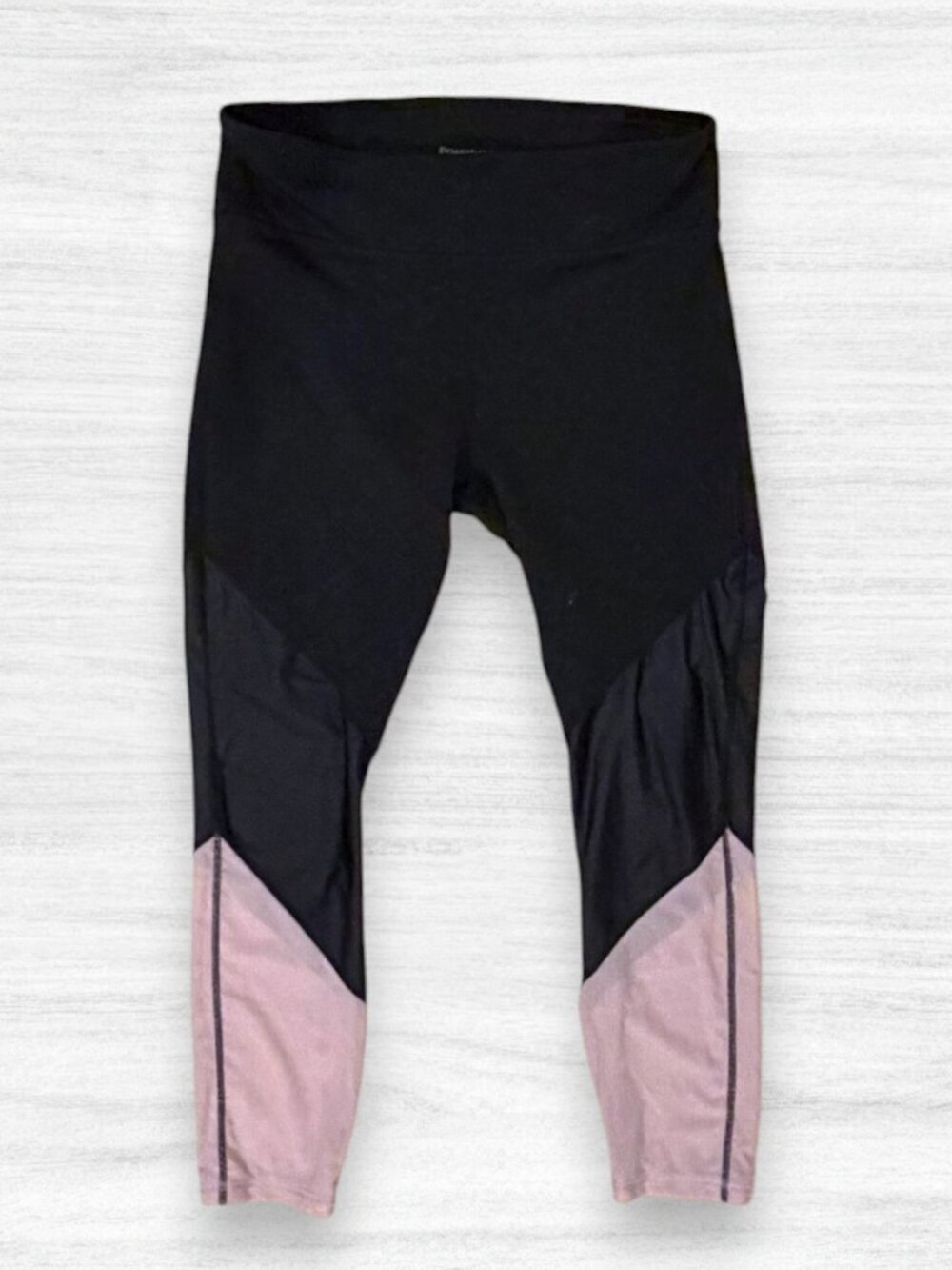 Fabletics PowerHold Black Pink Colorblock Cropped Capri Leggings High Rise Gym S